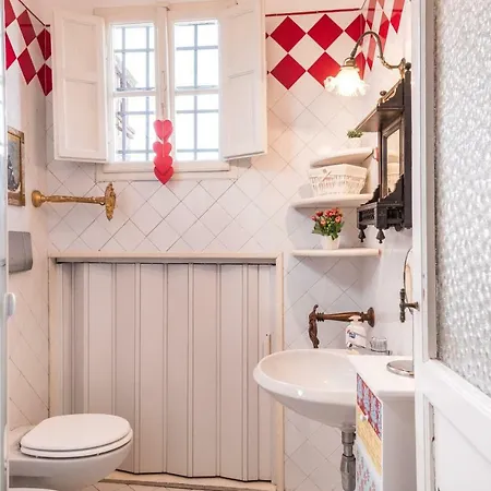 Rise And Smile Charming Penthouse Apartment Lucca